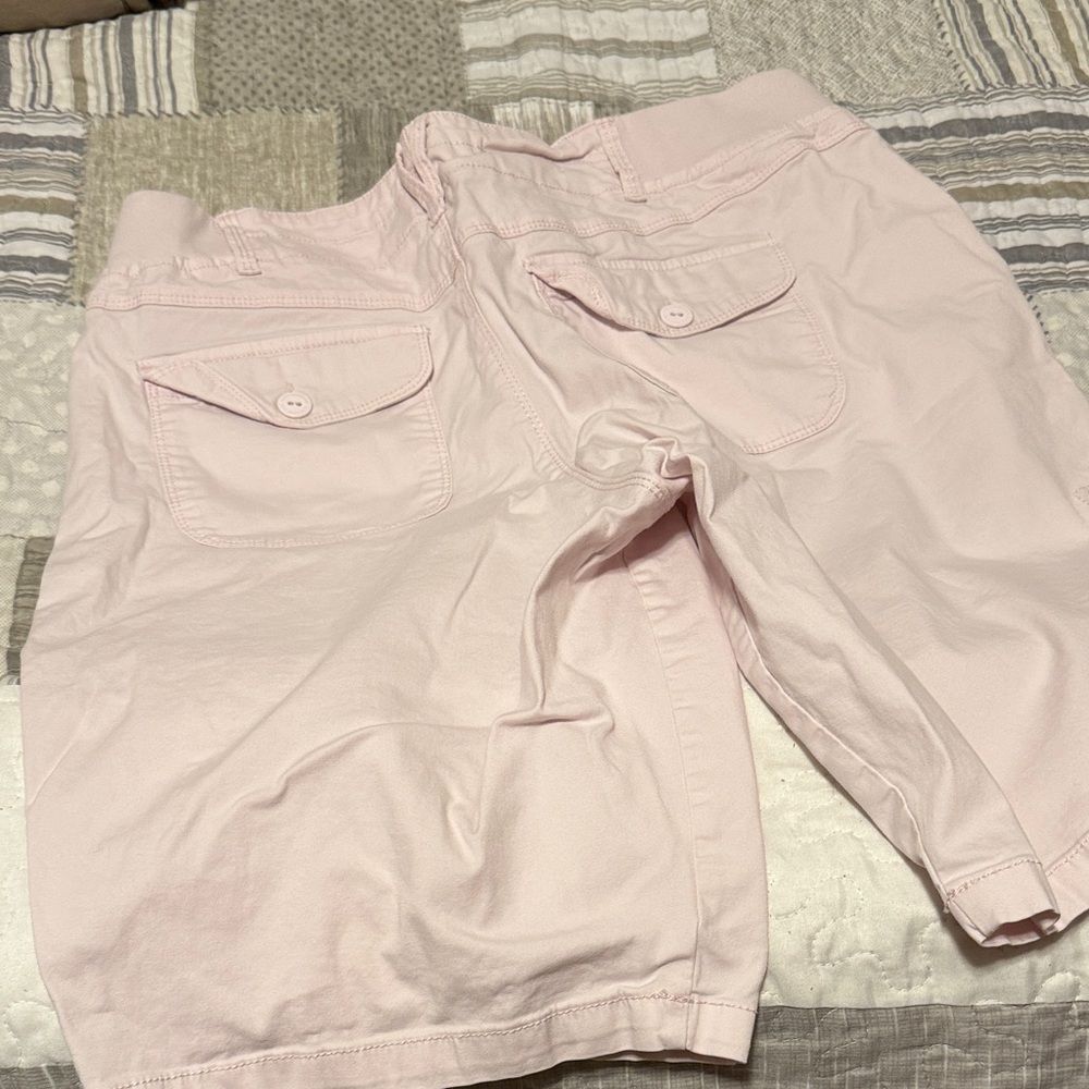 Gloria Vanderbilt Light Pink Cargo Shorts for women - Picture 3 of 3